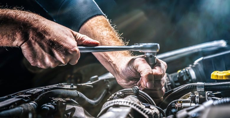 چرا کلینیک اتومبیل رازمند در بندرعباس را انتخاب کنیم؟